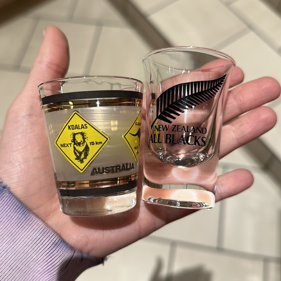 Collection of Various Shot Glasses - 16pcs - Picture 2 of 9